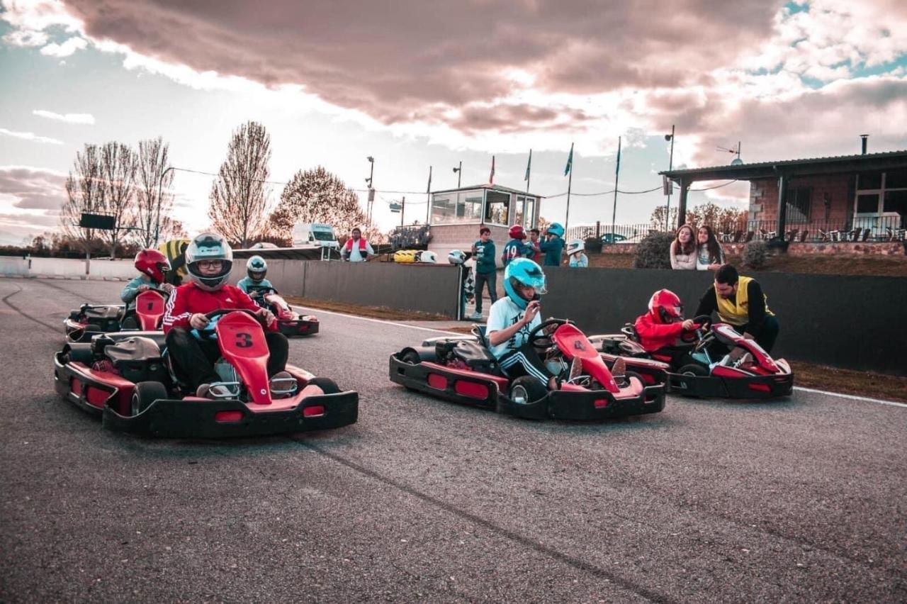 La Villa Del Karting El Teso Exterior foto